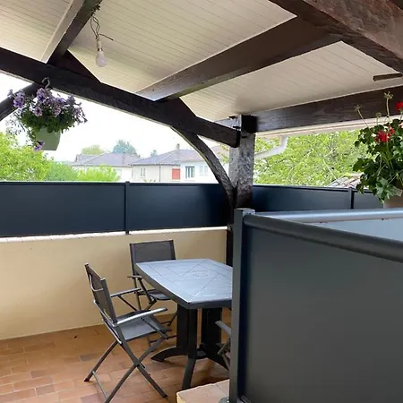 Maison Chaleureuse Comprenant 2 *
